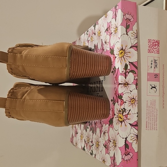 Booties, Size 10 - Picture 3 of 5